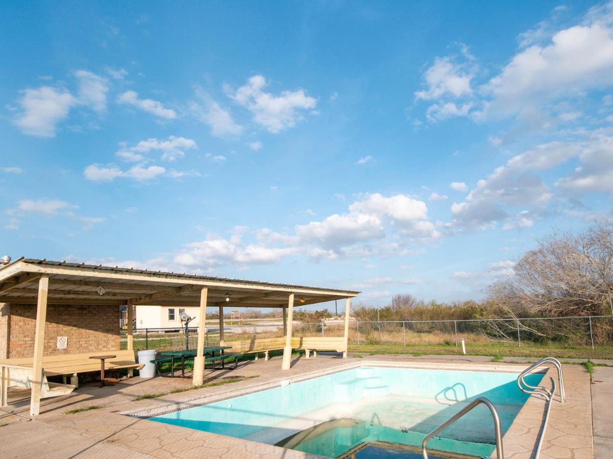 Oyo Hotel Three Rivers Tx Hwy 72 Simmons 외부 사진