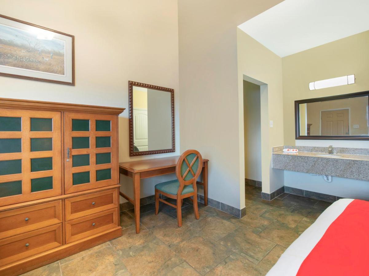 Oyo Hotel Three Rivers Tx Hwy 72 Simmons 외부 사진